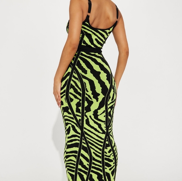 Dress - Picture 11 of 11